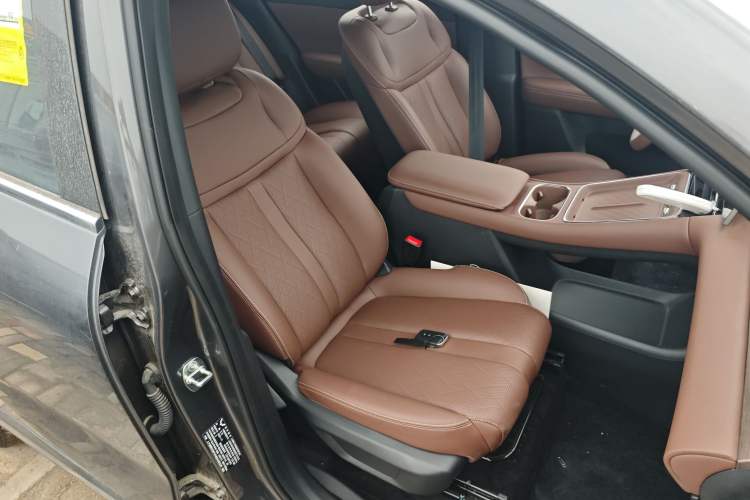 Used Wuling Xingguang S 2024 130km Flagship Version Right Front Seat