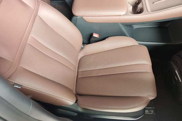 Used Wuling Xingguang S 2024 130km Flagship Version Right Front Seat