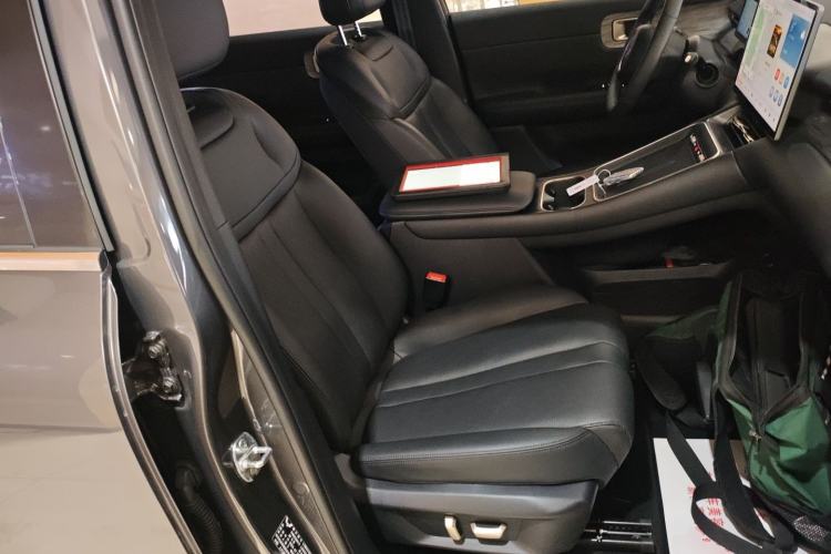 Used Wuling Xingguang S 2024 510 km Flagship Version Right Front Seat