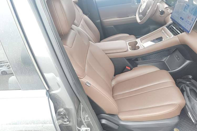 Used Wuling Xingguang S 2024 60km Advanced Version Right Front Seat