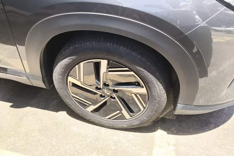 Used Wuling Xingguang S 2024 510 km Flagship Version Right Front Wheel Hub