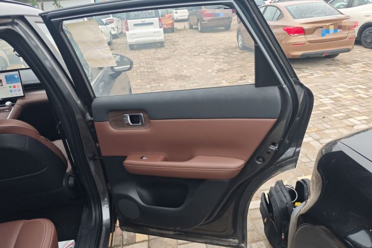 Used Wuling Xingguang S 2024 130km Flagship Version Right Rear Door Interior