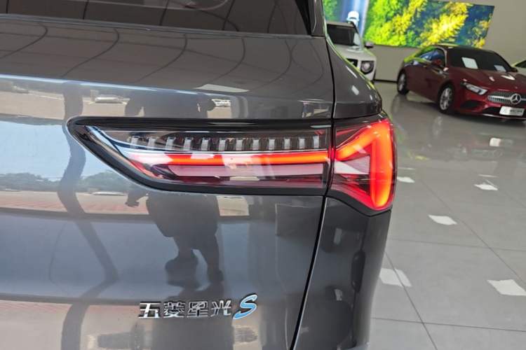 Used Wuling Xingguang S 2024 130 km Flagship Version Right Rear Taillight