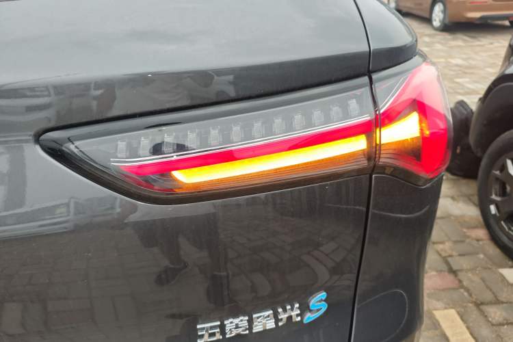 Used Wuling Xingguang S 2024 130km Flagship Version Right Rear Taillight
