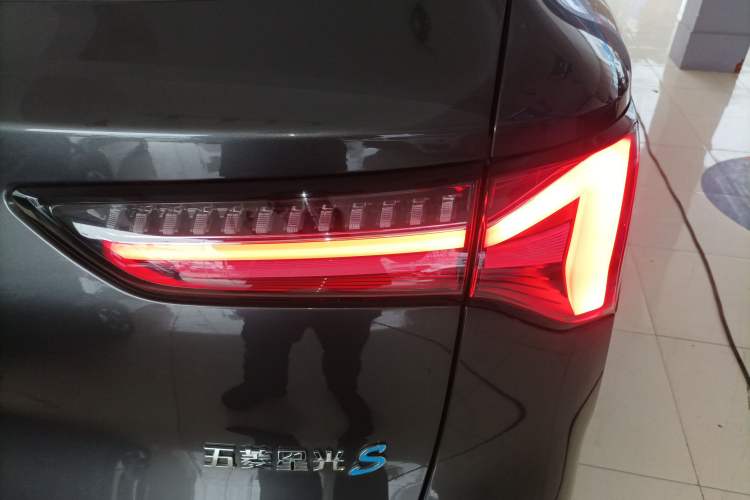 Used Wuling Xingguang S 2024 510 km Flagship Version Right Rear Taillight