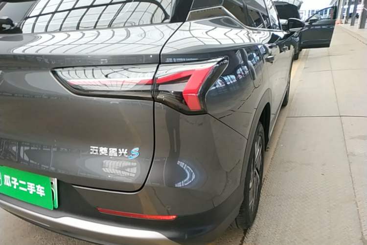 Used Wuling Xingguang S 2024 130km Flagship Version Right Rear Taillight