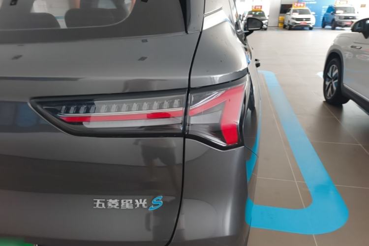 Used Wuling Xingguang S 2024 130 km Flagship Version Right Rear Taillight
