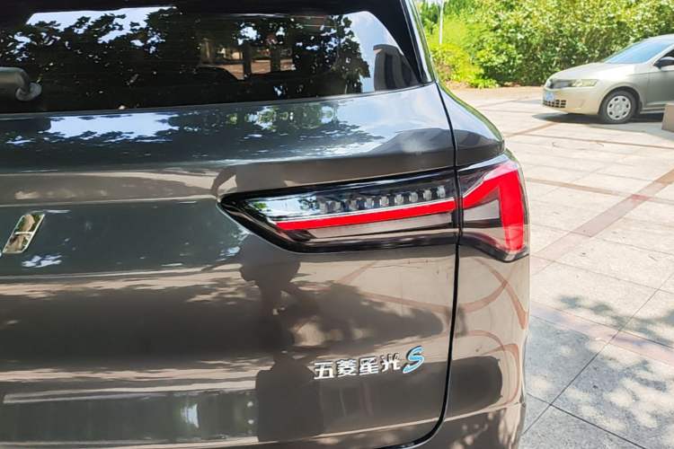 Used Wuling Xingguang S 2024 60km Advanced Version Right Rear Taillight