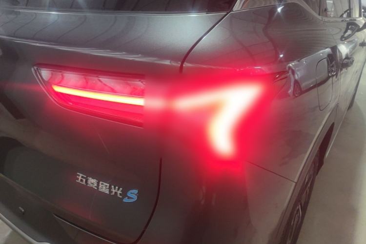 Used Wuling Xingguang S 2024 130 km Flagship Version Right Rear Taillight