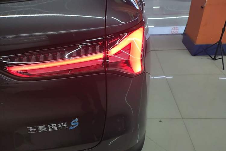 Used Wuling Xingguang S 2024 130 km Flagship Version Right Rear Taillight
