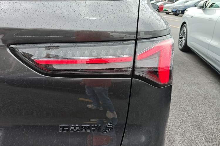Used Wuling Xingguang S 2024 130km Flagship Version Right Rear Taillight