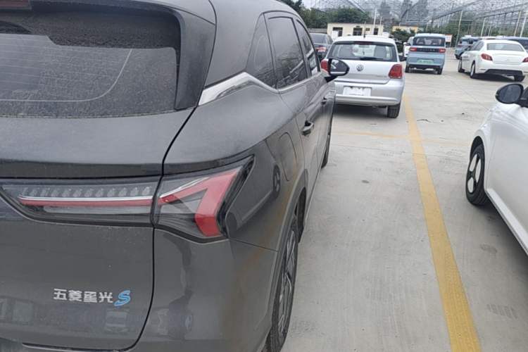 Used Wuling Xingguang S 2024 60km Advanced Version Right Rear Taillight