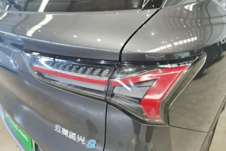 Used Wuling Xingguang S 2024 510 km Flagship Version Right Rear Taillight