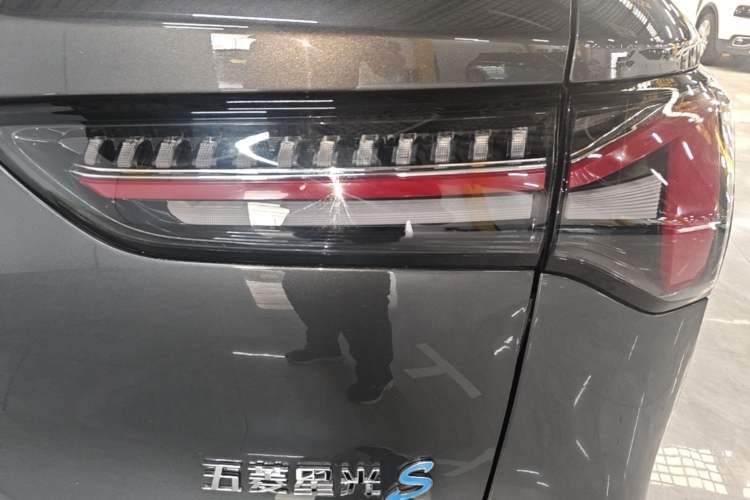 Used Wuling Xingguang S 2024 130km Flagship Version Right Rear Taillight