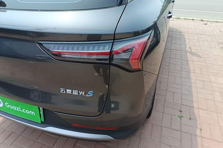 Used Wuling Xingguang S 2024 130 km Flagship Version Right Rear Taillight