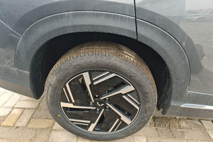 Used Wuling Xingguang S 2024 130km Flagship Version Right Rear Wheel Hub