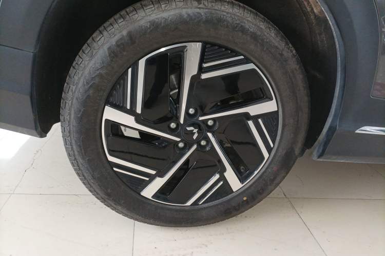 Used Wuling Xingguang S 2024 510 km Flagship Version Right Rear Wheel Hub