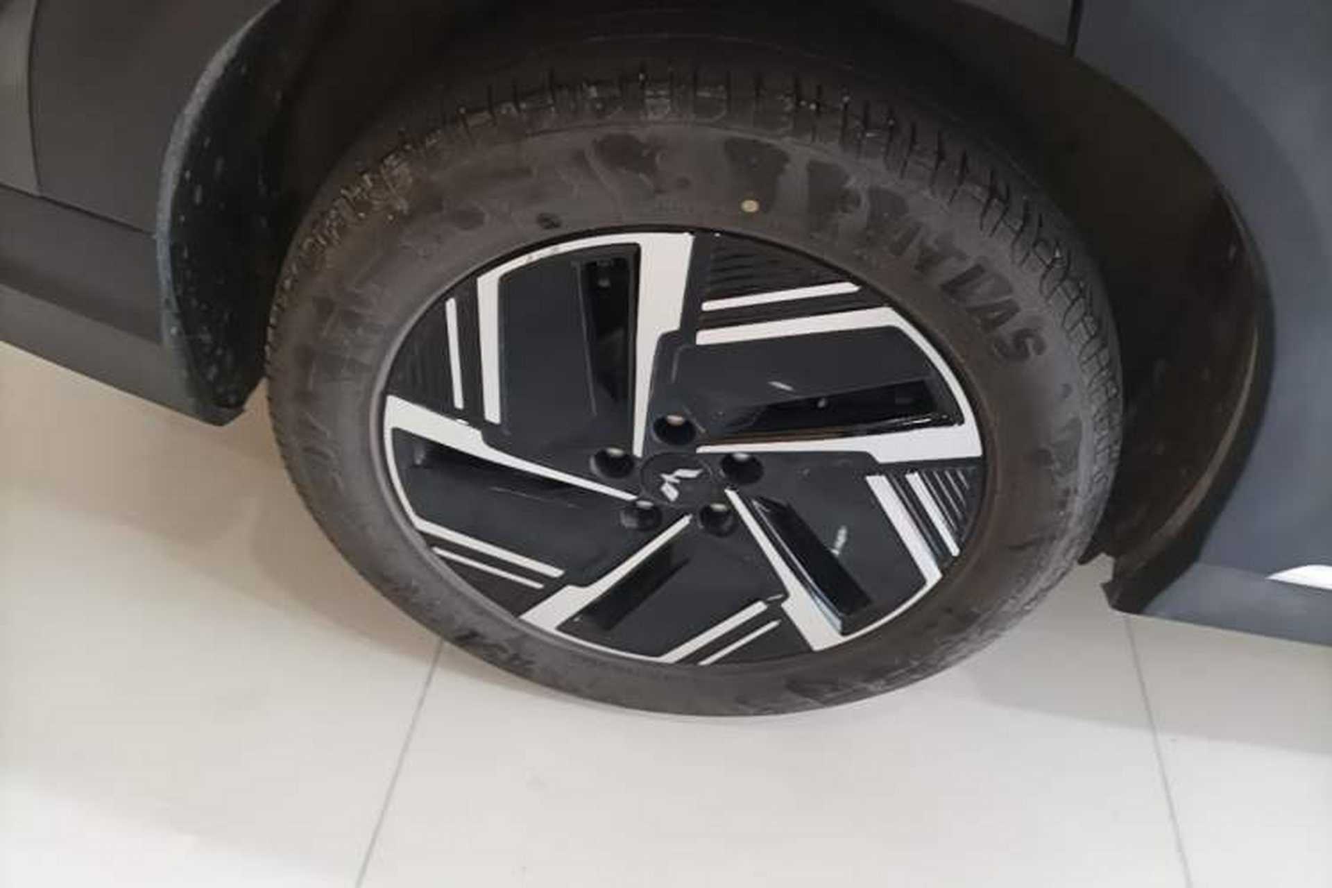 Used Wuling Xingguang S 2024 510 km Flagship Version Right Rear Wheel Hub