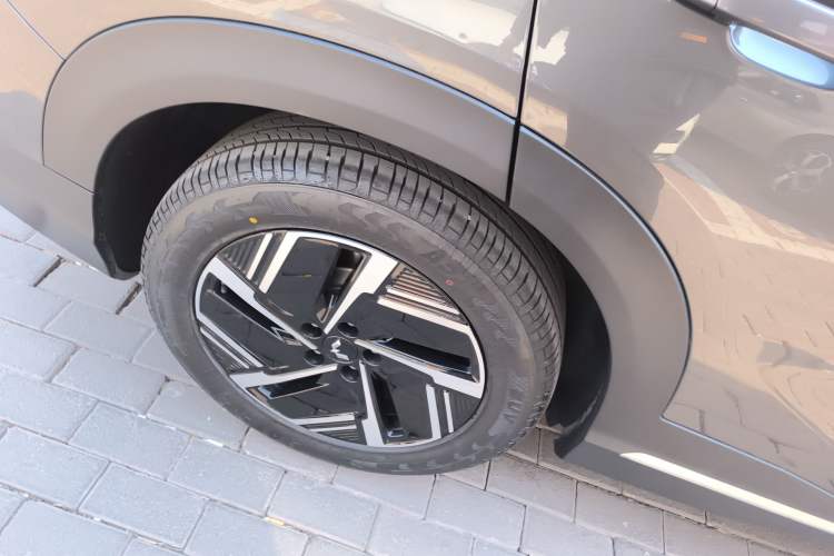 Used Wuling Xingguang S 2024 510 km Flagship Version Right Rear Wheel Hub