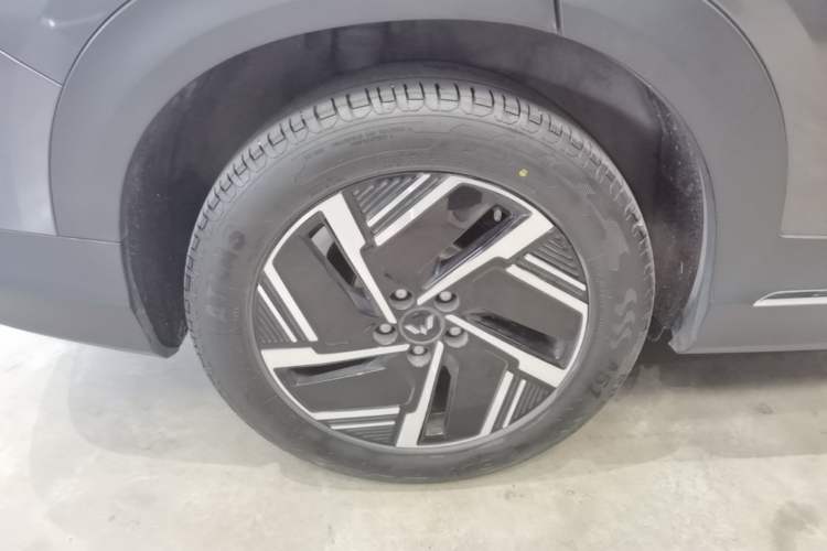 Used Wuling Xingguang S 2024 510 km Flagship Version Right Rear Wheel Hub