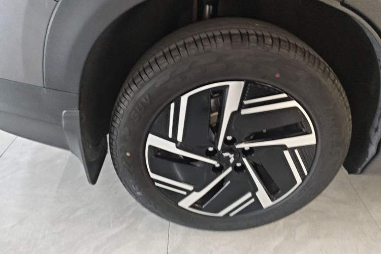 Used Wuling Xingguang S 2024 130km Flagship Version Right Rear Wheel Hub