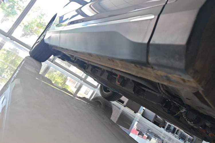 Used Wuling Xingguang S 2024 130 km Flagship Version Right Side Sill
