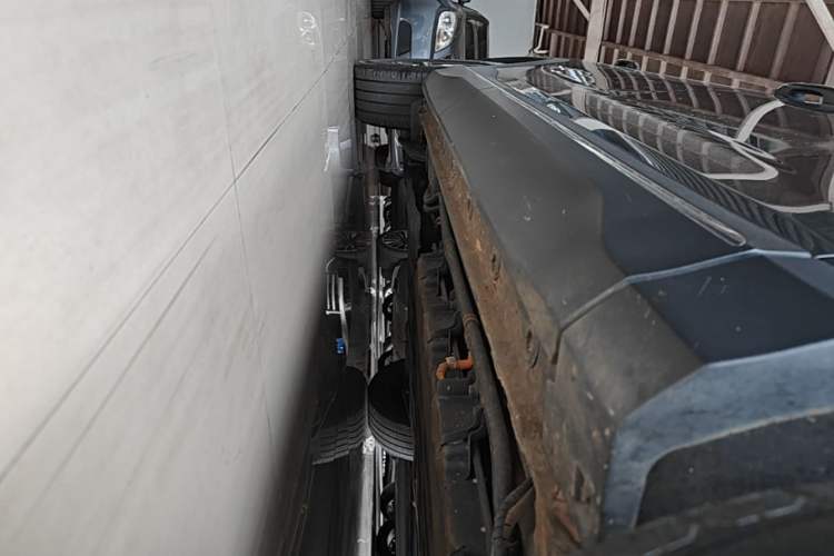 Used Wuling Xingguang S 2024 130 km Flagship Version Right Side Sill