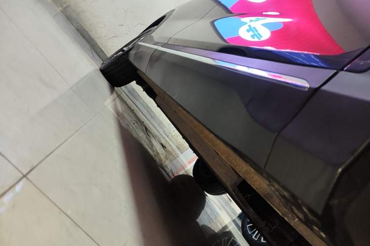 Used Wuling Xingguang S 2024 510 km Flagship Version Right Side Sill