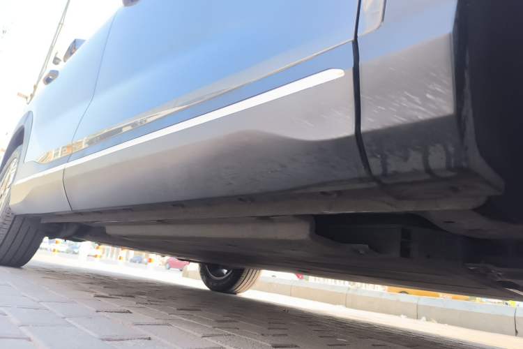 Used Wuling Xingguang S 2024 510 km Flagship Version Right Side Sill