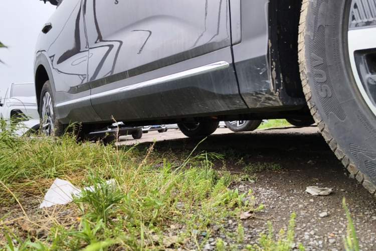 Used Wuling Xingguang S 2024 130 km Flagship Version Right Side Sill