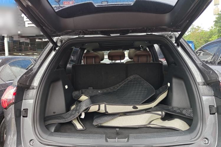 Used Wuling Xingguang S 2024 130 km Flagship Version Trunk