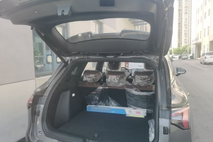 Used Wuling Xingguang S 2024 510 km Flagship Version Trunk