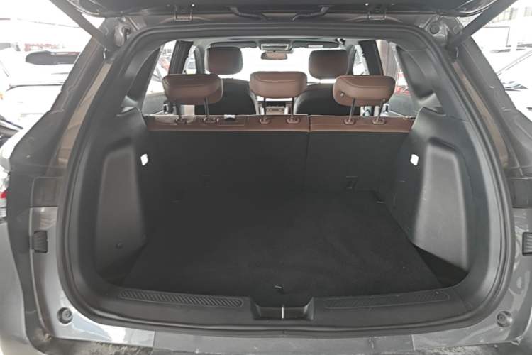 Used Wuling Xingguang S 2024 130 km Flagship Version Trunk
