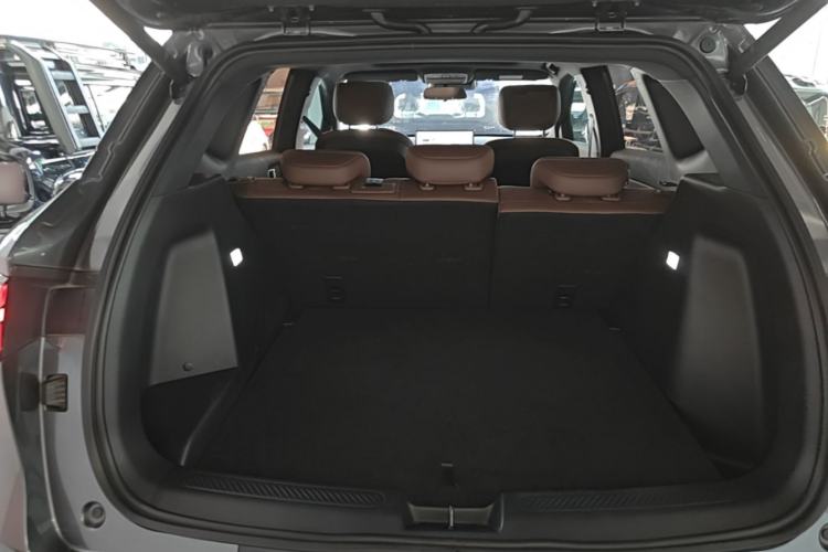 Used Wuling Xingguang S 2024 130 km Flagship Version Trunk