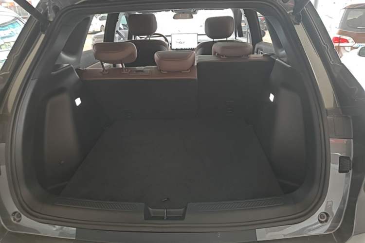 Used Wuling Xingguang S 2024 130 km Flagship Version Trunk