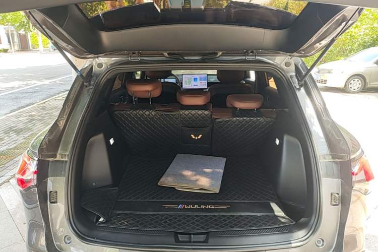 Used Wuling Xingguang S 2024 60km Advanced Version Trunk