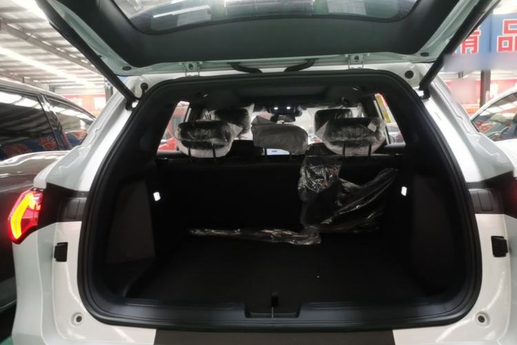 Used Wuling Xingguang S 2024 130 km Flagship Version Trunk