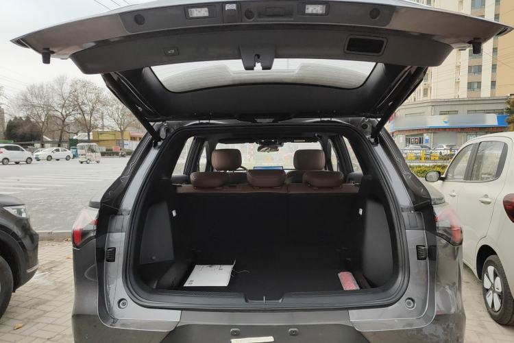 Used Wuling Xingguang S 2024 130 km Flagship Version Trunk