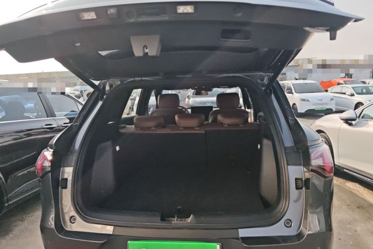 Used Wuling Xingguang S 2024 130 km Flagship Version Trunk