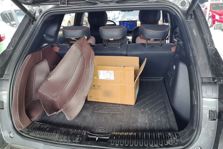 Used Wuling Xingguang S 2024 130 km Flagship Version Trunk