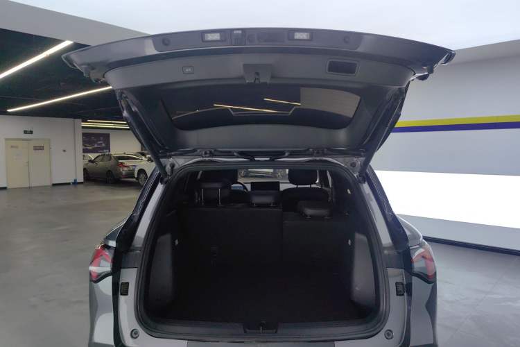 Used Wuling Xingguang S 2024 130 km Flagship Version Trunk