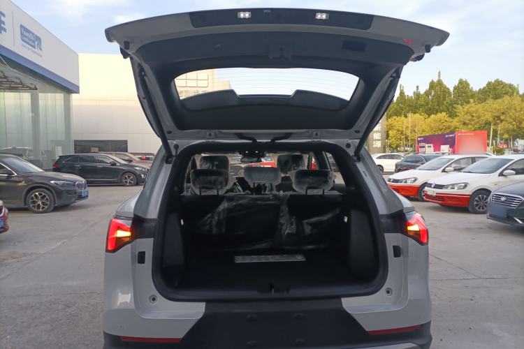 Used Wuling Xingguang S 2024 130 km Flagship Version Trunk