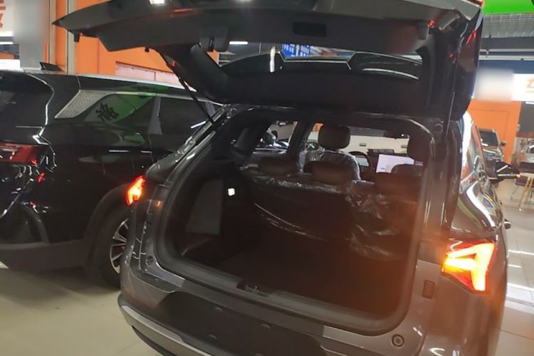 Used Wuling Xingguang S 2024 130km Flagship Version Trunk