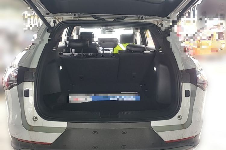Used Wuling Xingguang S 2024 130 km Flagship Version Trunk