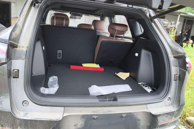 Used Wuling Xingguang S 2024 130 km Flagship Version Trunk