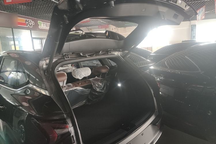 Used Wuling Xingguang S 2024 130 km Flagship Version Trunk