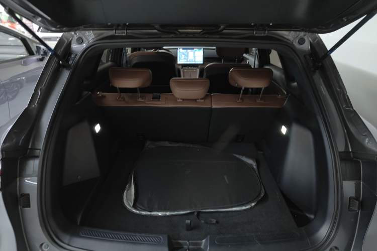 Used Wuling Xingguang S 2024 130km Flagship Version Trunk