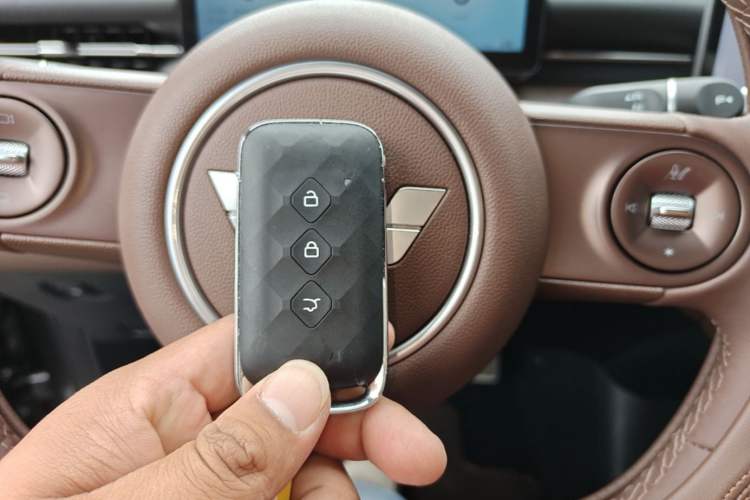 Used Wuling Xingguang S 2024 130km Flagship Version Vehicle Key
