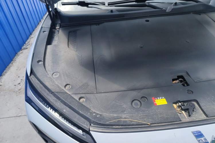 Used Wuling Xingguang S 2024 510 km Flagship Version Engine Bay Right