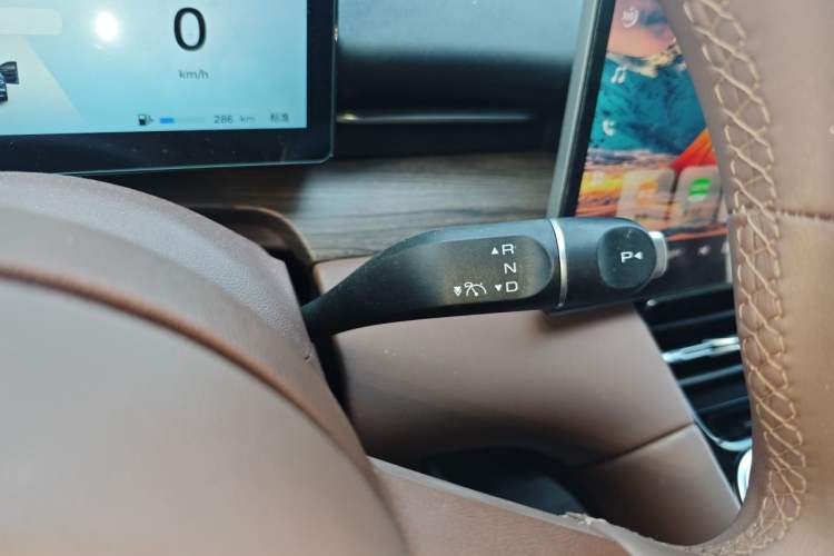 Used Wuling Xingguang S 2024 130 km Flagship Version Gear Lever